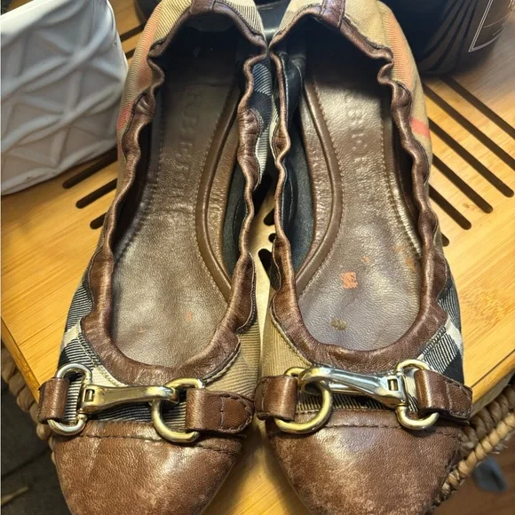 Brown Burberry Leather Flats with Gold Buckle - Picture 2 of 6